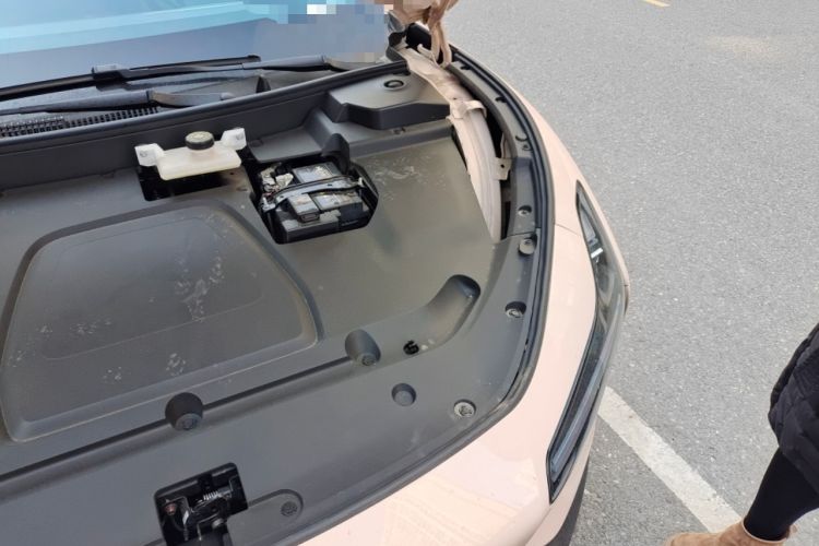 Used XPeng MONA M03 2024 620 with Ultra-Long Range Engine Bay Left