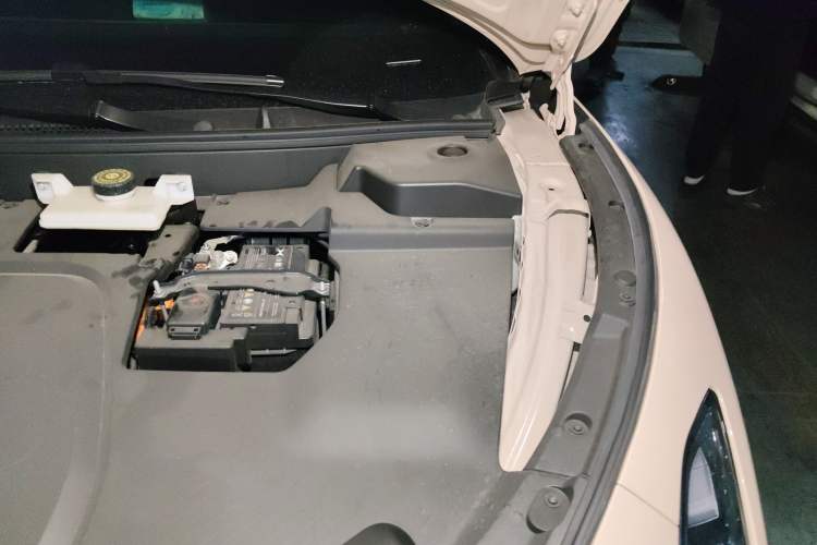 Used XPeng MONA M03 2024 620 with Ultra-Long Range Engine Bay Left