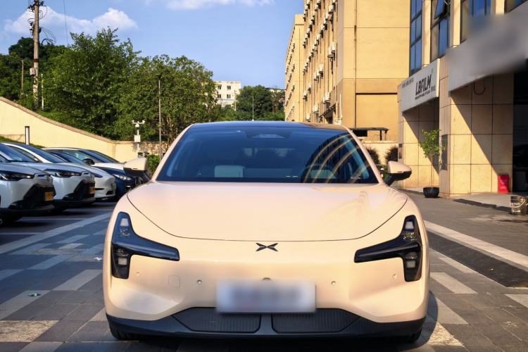Used XPeng MONA M03 2024 620 with Ultra-Long Range Exterior 1