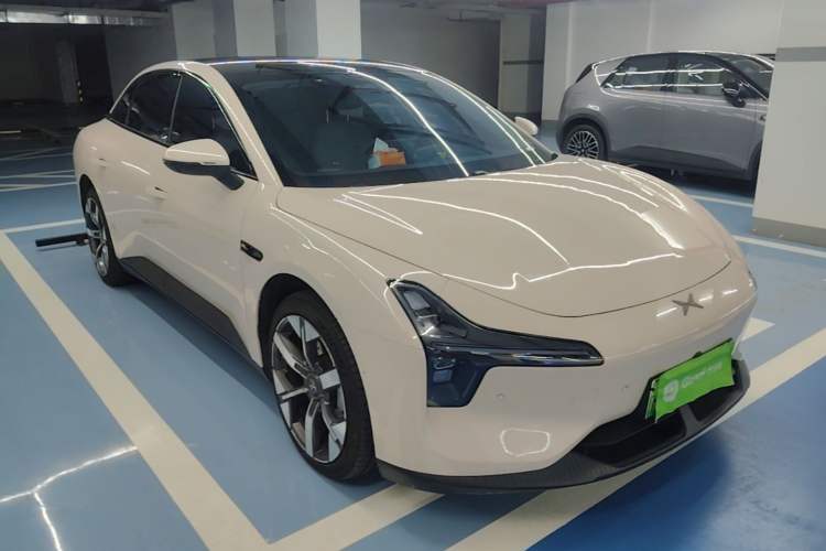 Used XPeng MONA M03 2024 620 with Ultra-Long Range Front Right 45 Deg