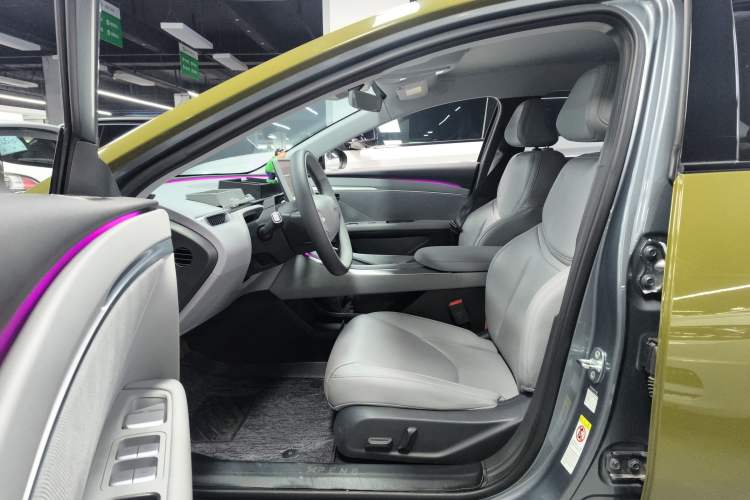 Used XPeng MONA M03 2024 620 with Ultra-Long Range Interior 3