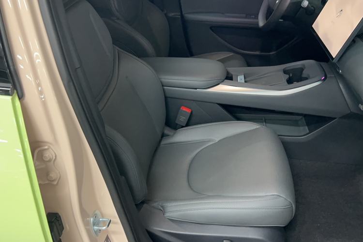 Used XPeng MONA M03 2024 620 with Ultra-Long Range Right Front Seat