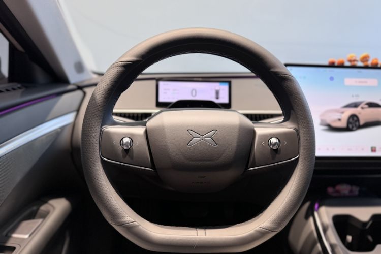 Used XPeng MONA M03 2024 620 with Ultra-Long Range Steering Wheel