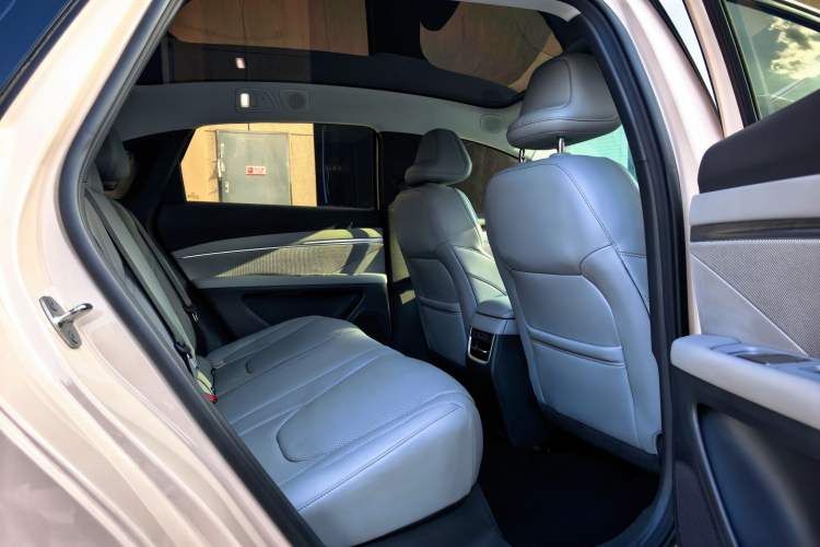 Used XPeng MONA M03 2024 620 with Ultra-Long Range Interior 10