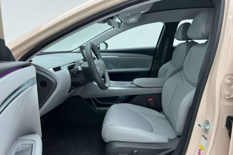 Used XPeng MONA M03 2024 620 with Ultra-Long Range Interior 5