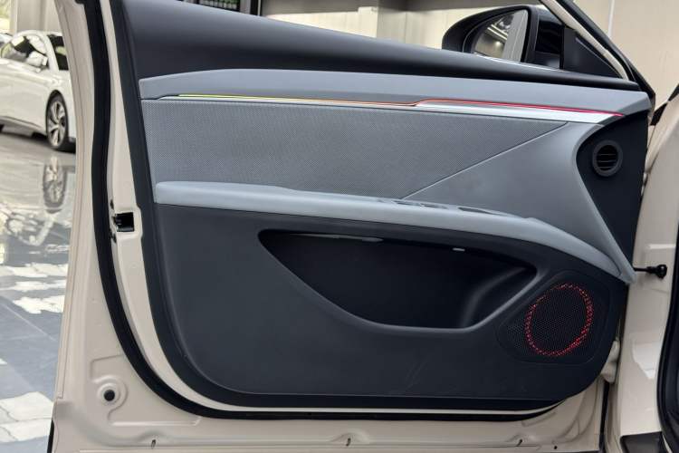 Used XPeng MONA M03 2024 515 Long-Range Interior 6