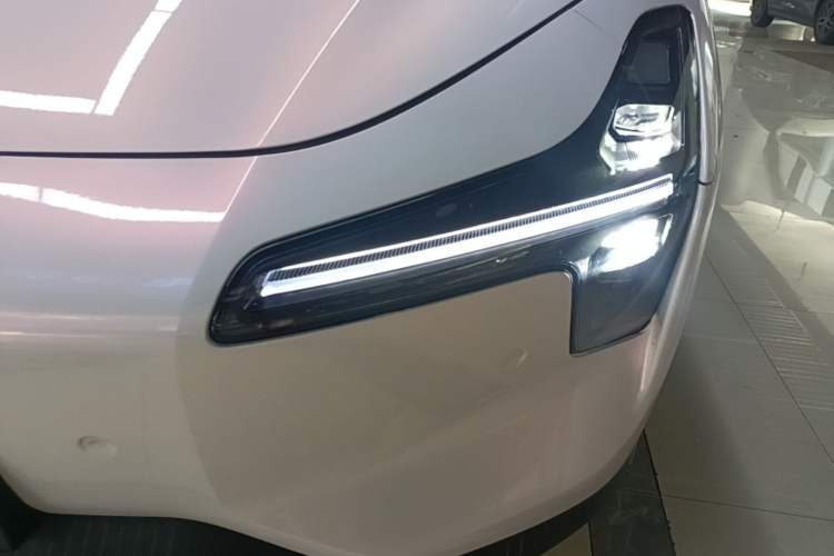 Used XPeng MONA M03 2024 620 with Ultra-Long Range Left Front Headlight