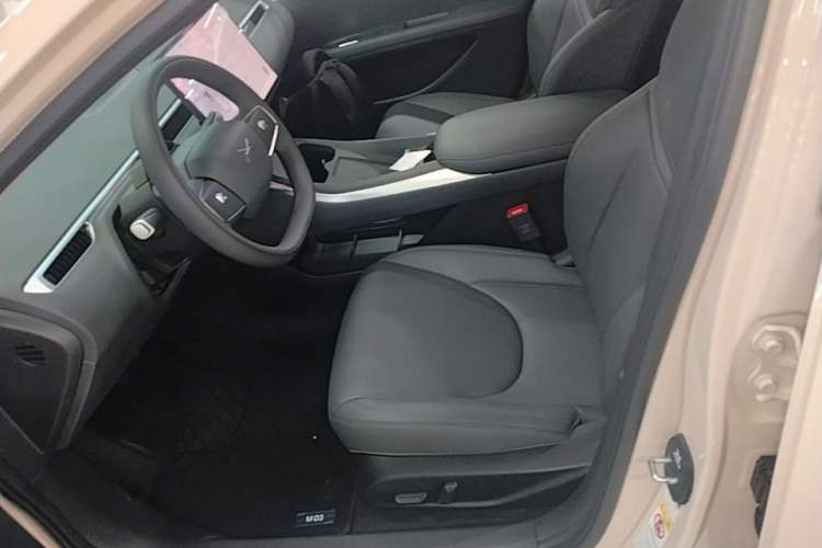 Used XPeng MONA M03 2024 620 with Ultra-Long Range Left Front Seat