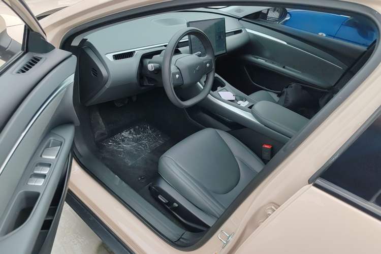 Used XPeng MONA M03 2024 620 with Ultra-Long Range Left Front Seat