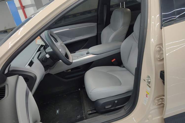 Used XPeng MONA M03 2024 620 with Ultra-Long Range Left Front Seat