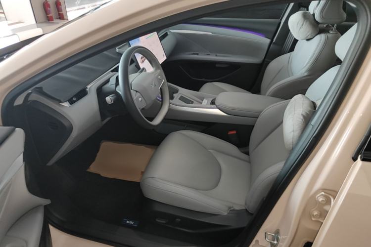 Used XPeng MONA M03 2024 620 with Ultra-Long Range Left Front Seat