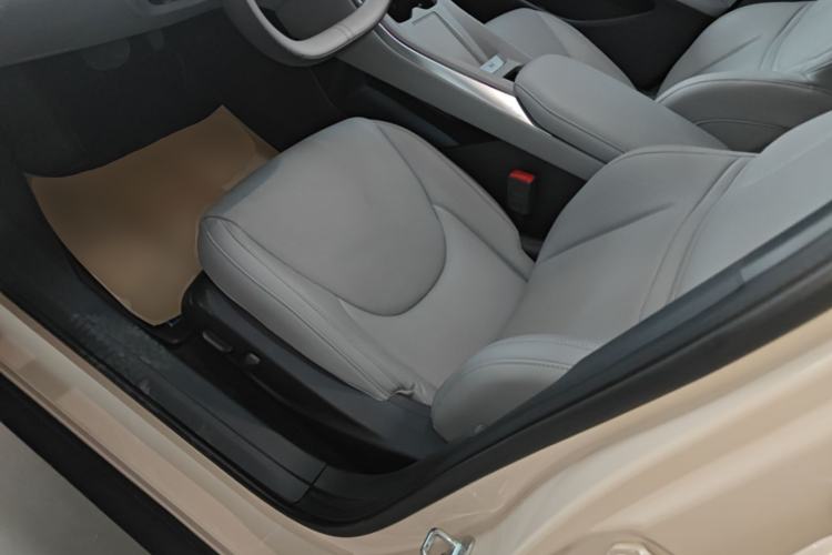 Used XPeng MONA M03 2024 620 with Ultra-Long Range Left Front Seat