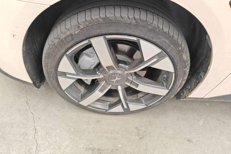 Used XPeng MONA M03 2024 620 with Ultra-Long Range Left Front Wheel Hub
