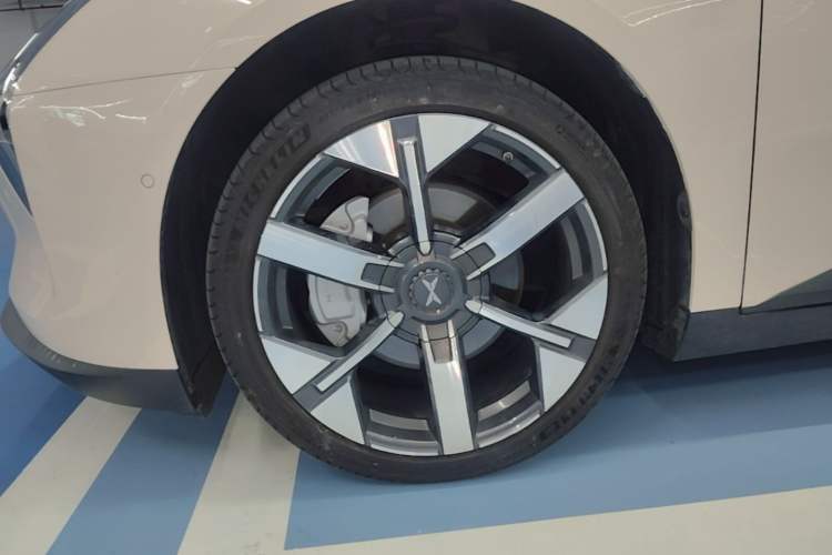 Used XPeng MONA M03 2024 620 with Ultra-Long Range Left Front Wheel Hub