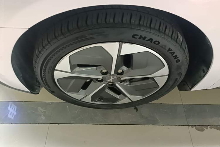 Used XPeng MONA M03 2024 620 with Ultra-Long Range Left Front Wheel Hub