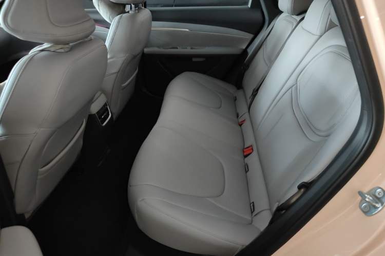 Used XPeng MONA M03 2024 620 with Ultra-Long Range Left Rear Seat