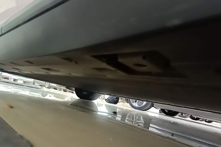 Used XPeng MONA M03 2024 620 with Ultra-Long Range Left Side Sill