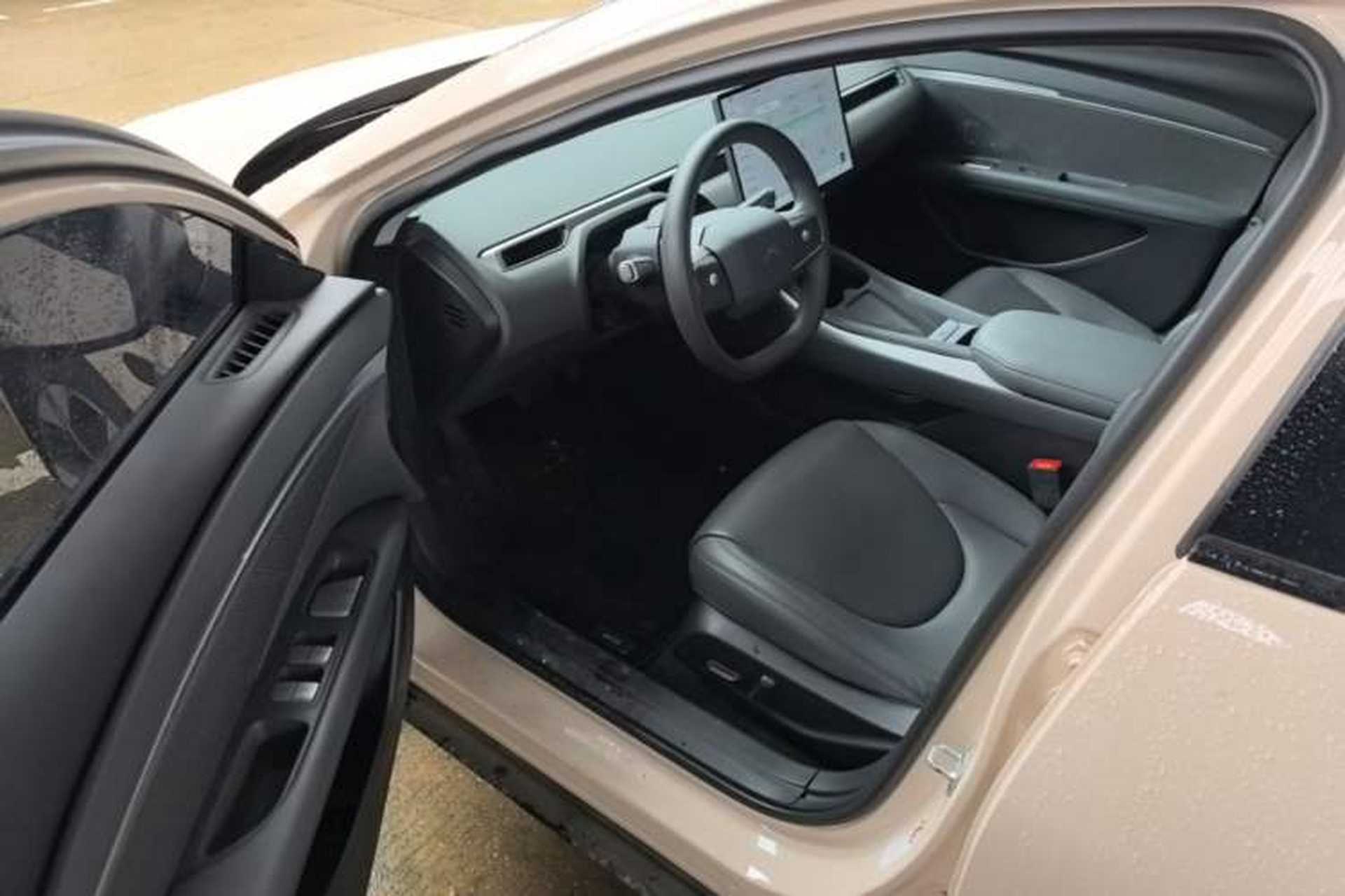 Used XPeng MONA M03 2024 620 with Ultra-Long Range Driver Seat