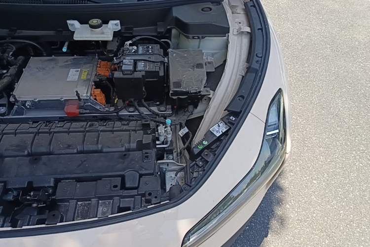 Used XPeng MONA M03 2024 620 with Ultra-Long Range Engine Bay Left