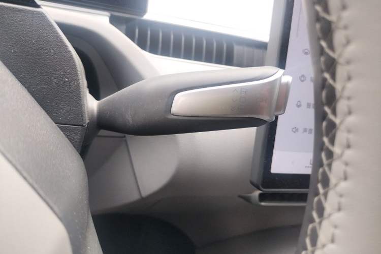 Used XPeng MONA M03 2024 620 with Ultra-Long Range Gear Lever