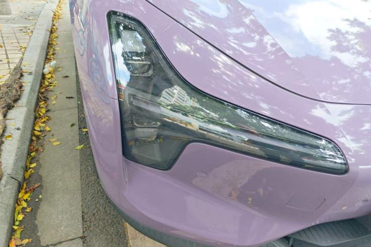 Used XPeng MONA M03 2024 620 with Ultra-Long Range Right Front Headlight