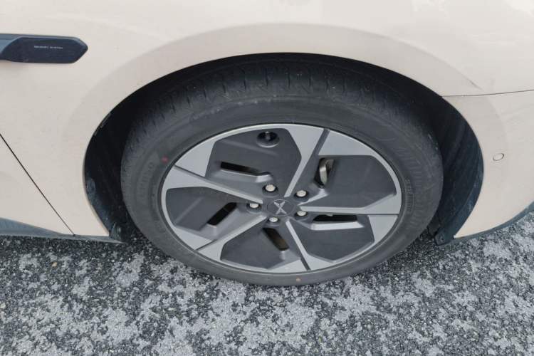 Used XPeng MONA M03 2024 620 with Ultra-Long Range Right Front Wheel Hub