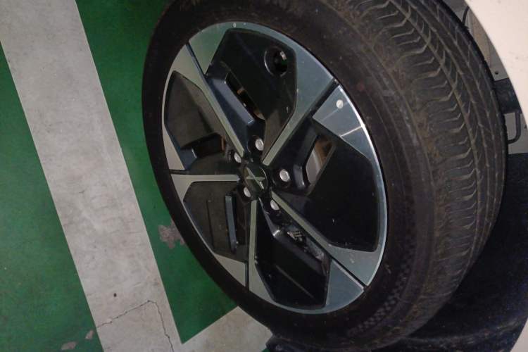 Used XPeng MONA M03 2024 620 with Ultra-Long Range Right Front Wheel Hub