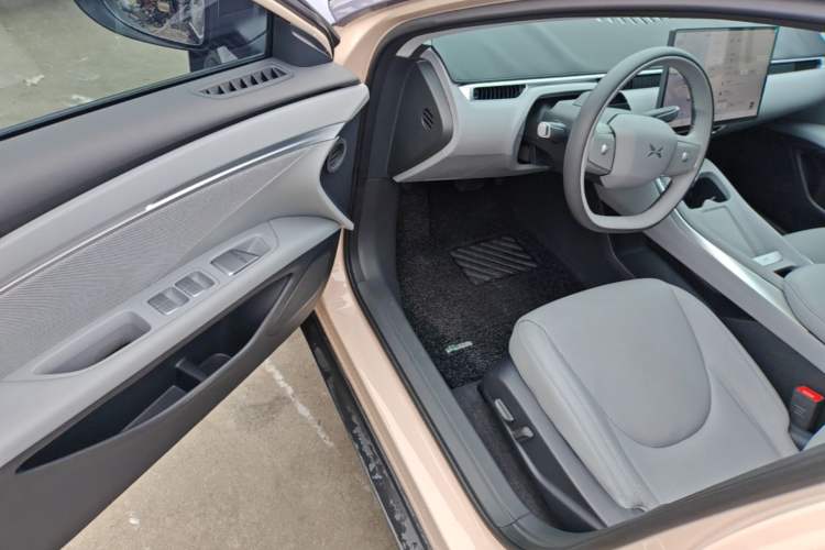 Used XPeng MONA M03 2024 620 with Ultra-Long Range Driver Seat