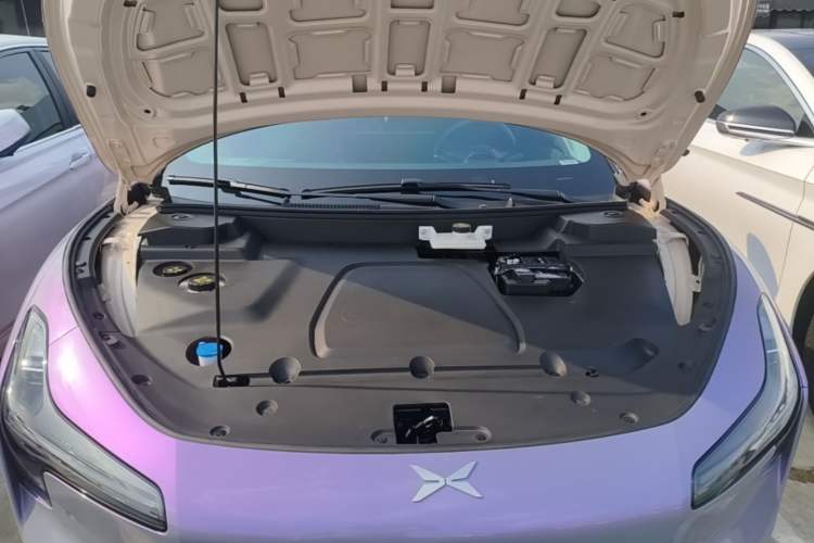 Used XPeng MONA M03 2024 620 with Ultra-Long Range Engine Bay