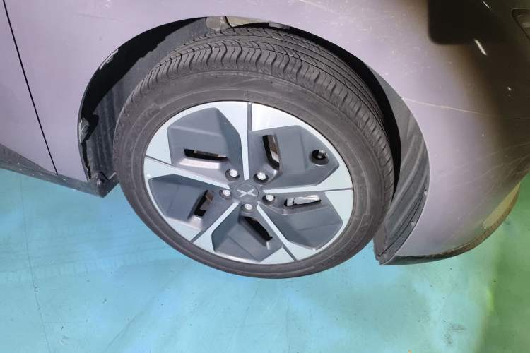 Used XPeng MONA M03 2024 620 with Ultra-Long Range Exterior 7