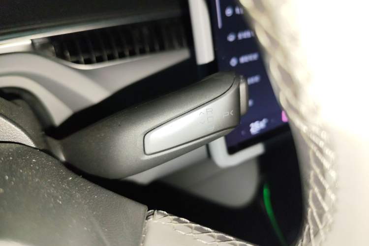 Used XPeng MONA M03 2024 620 with Ultra-Long Range Gear Lever