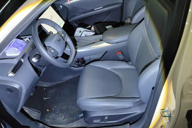 Used XPeng MONA M03 2024 620 with Ultra-Long Range Left Front Seat