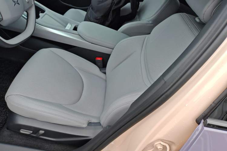 Used XPeng MONA M03 2024 620 with Ultra-Long Range Left Front Seat