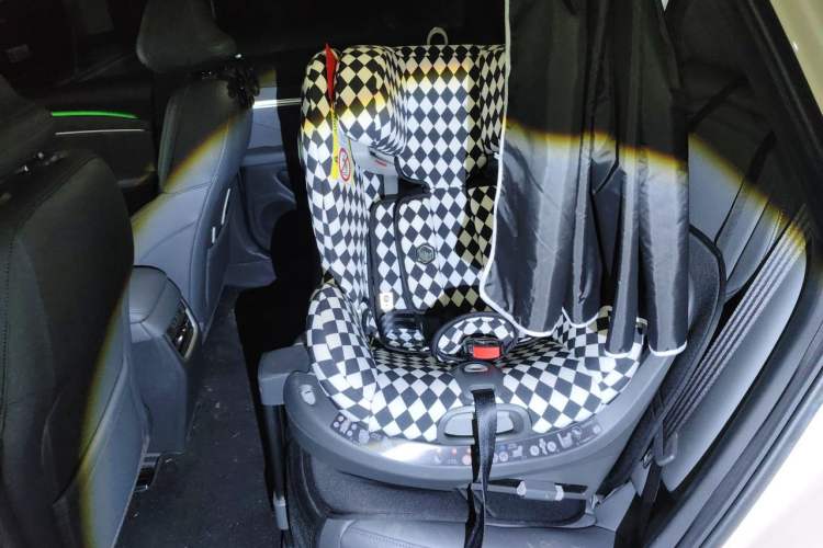 Used XPeng MONA M03 2024 620 with Ultra-Long Range Left Rear Seat