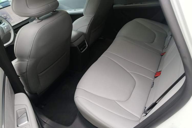 Used XPeng MONA M03 2024 620 with Ultra-Long Range Left Rear Seat