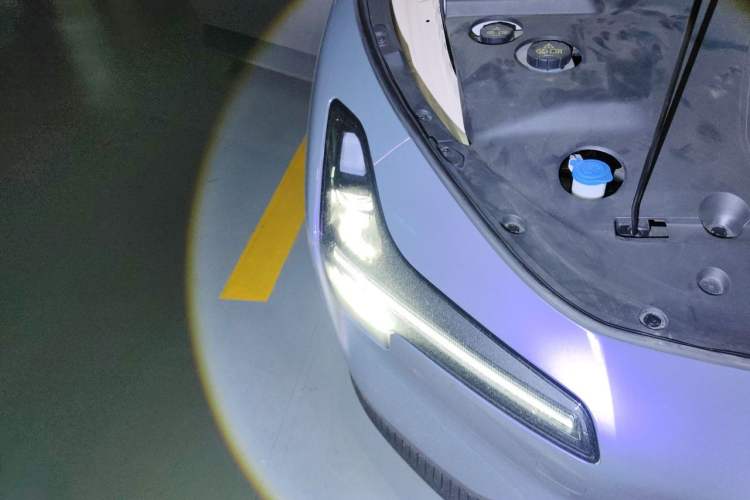 Used XPeng MONA M03 2024 620 with Ultra-Long Range Right Front Headlight
