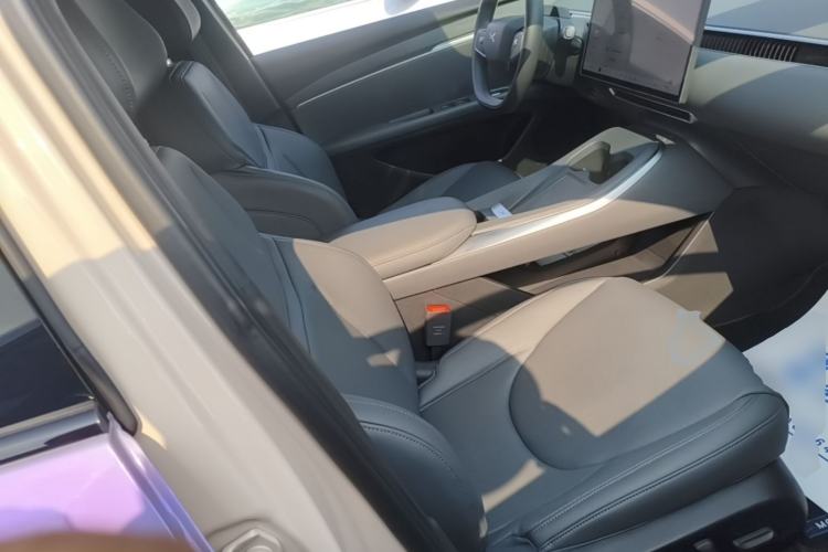 Used XPeng MONA M03 2024 620 with Ultra-Long Range Right Front Seat