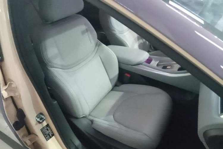 Used XPeng MONA M03 2024 620 with Ultra-Long Range Right Front Seat
