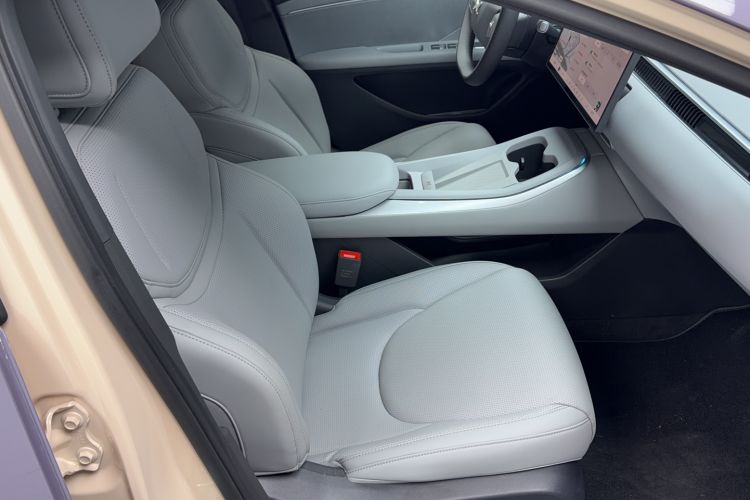 Used XPeng MONA M03 2024 620 with Ultra-Long Range Right Front Seat