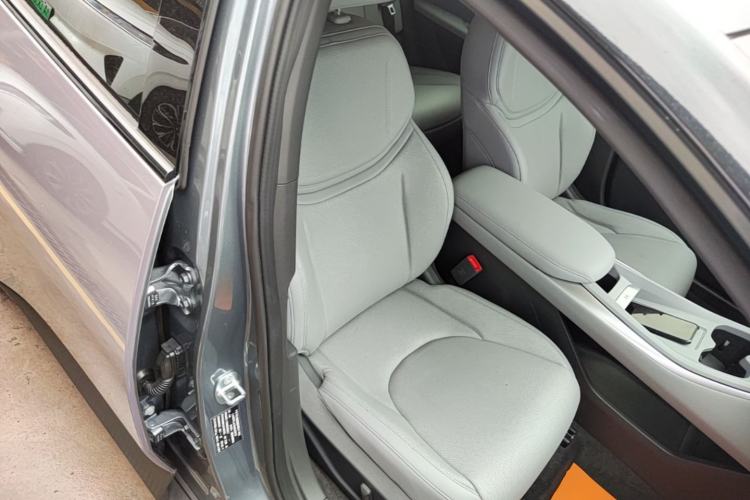 Used XPeng MONA M03 2024 620 with Ultra-Long Range Right Front Seat