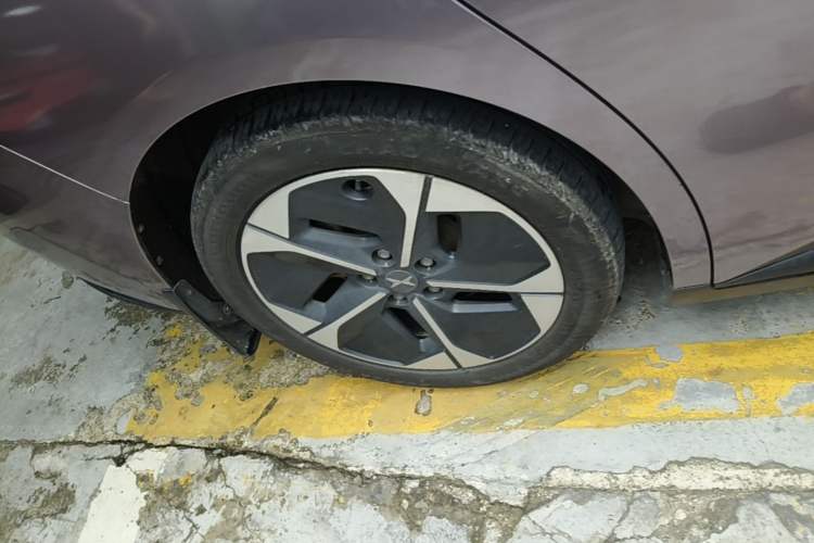Used XPeng MONA M03 2024 620 with Ultra-Long Range Right Rear Wheel Hub
