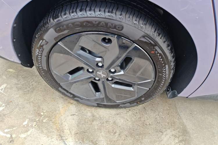 Used XPeng MONA M03 2024 620 with Ultra-Long Range Right Rear Wheel Hub