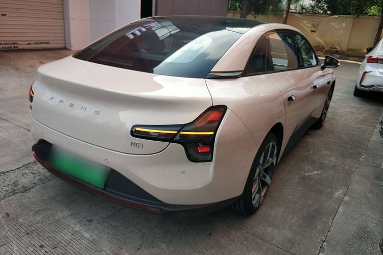 Used XPeng MONA M03 2024 620 with Ultra-Long Range Exterior 5