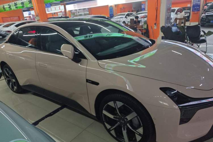 Used XPeng MONA M03 2024 620 with Ultra-Long Range Exterior 5