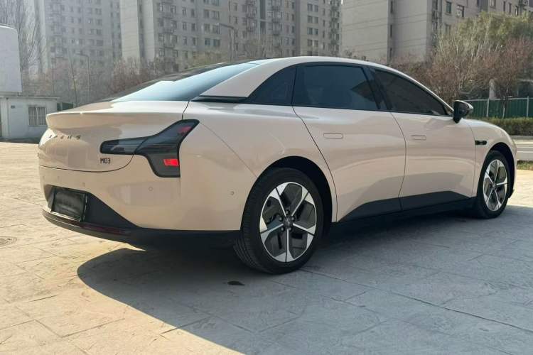 Used XPeng MONA M03 2024 620 with Ultra-Long Range Exterior 5