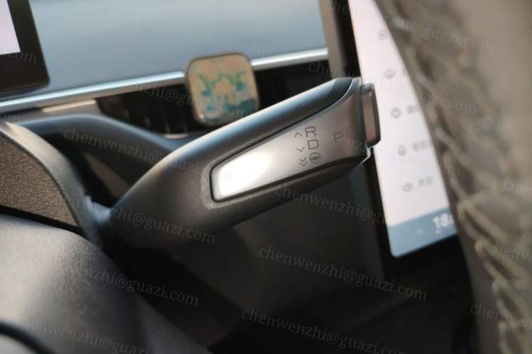 Used XPeng MONA M03 2024 620 with Ultra-Long Range Gear Lever