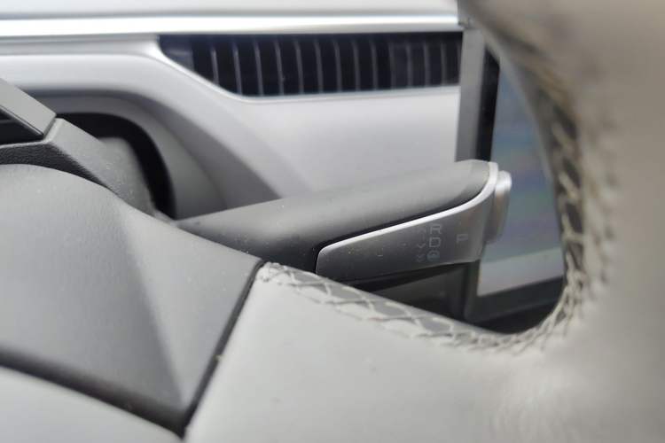 Used XPeng MONA M03 2024 620 with Ultra-Long Range Gear Lever