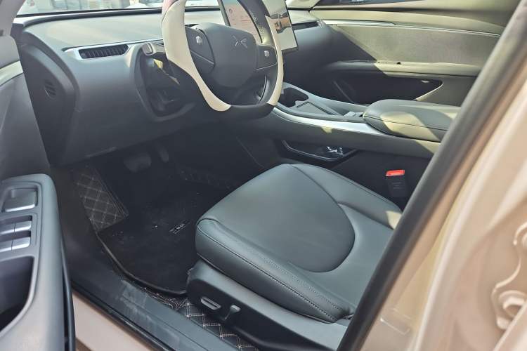 Used XPeng MONA M03 2024 515 Long-Range Interior 1