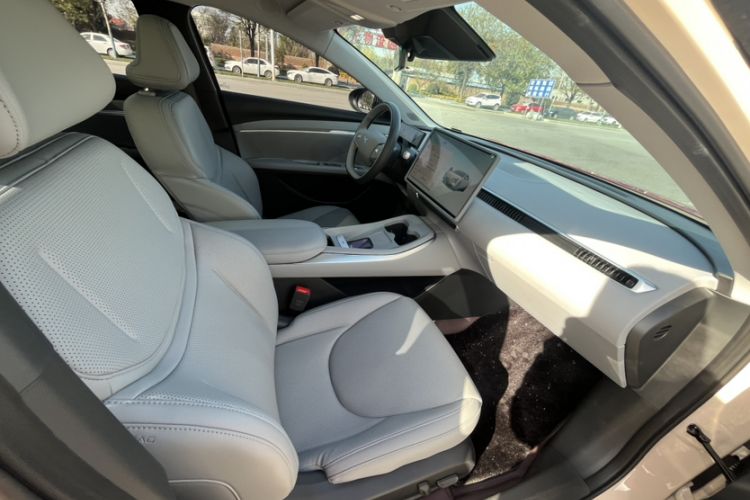Used XPeng MONA M03 2024 620 with Ultra-Long Range Interior 10