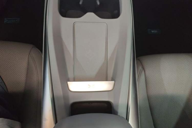 Used XPeng MONA M03 2024 620 with Ultra-Long Range Interior 4